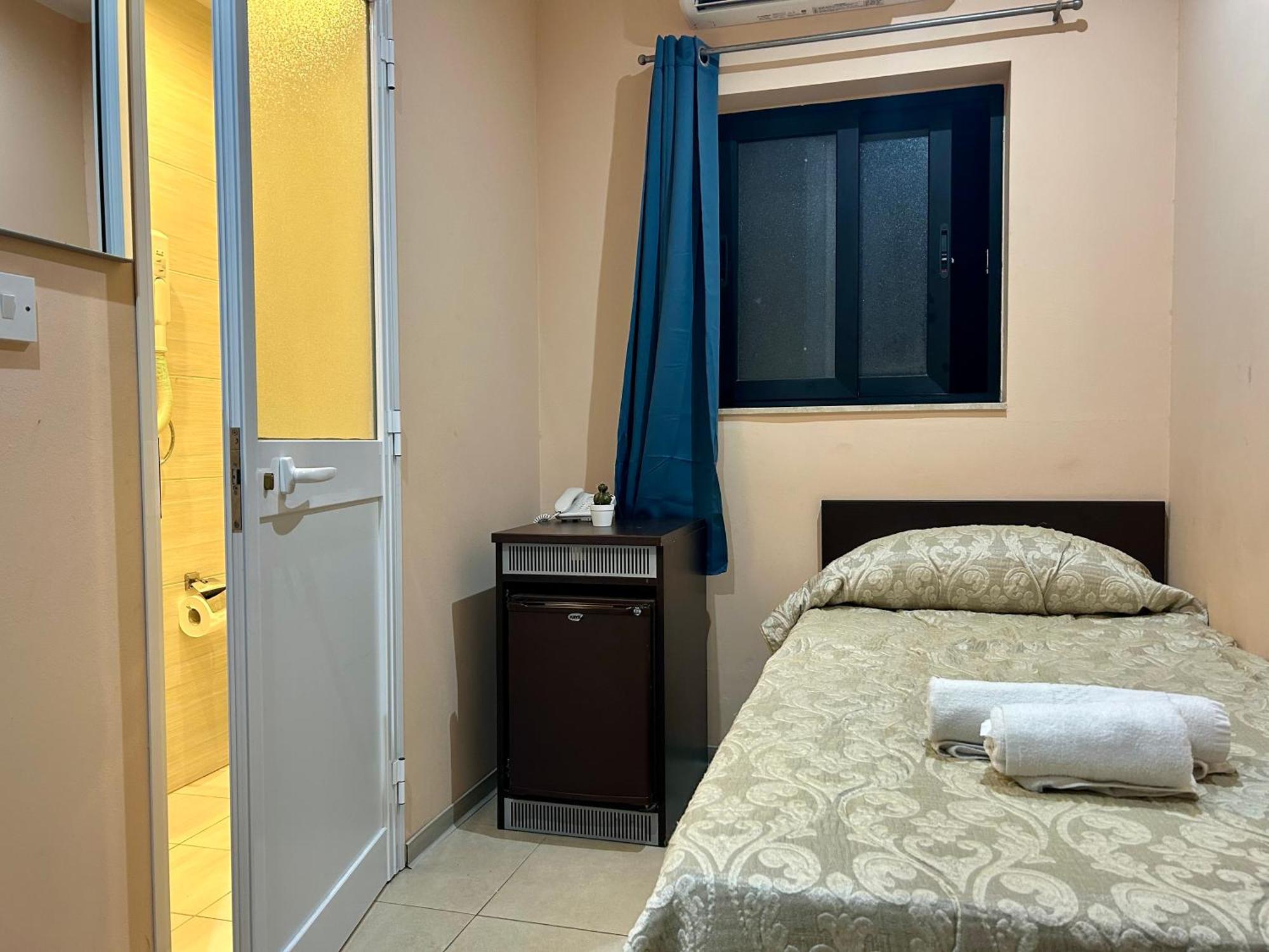 Malta Paradise Central Accomodation Hotel Saint Julian's Екстериор снимка