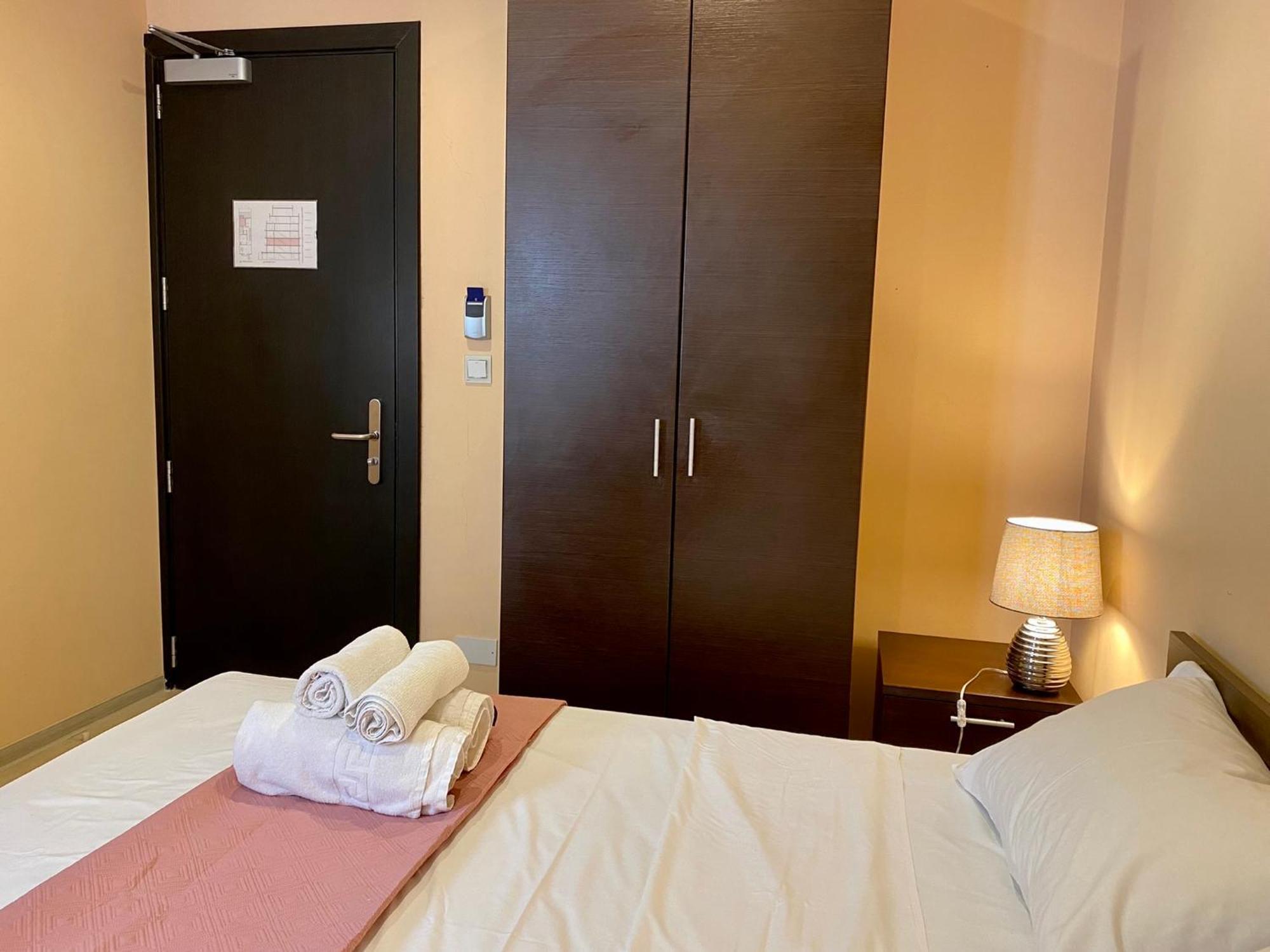 Malta Paradise Central Accomodation Hotel Saint Julian's Екстериор снимка