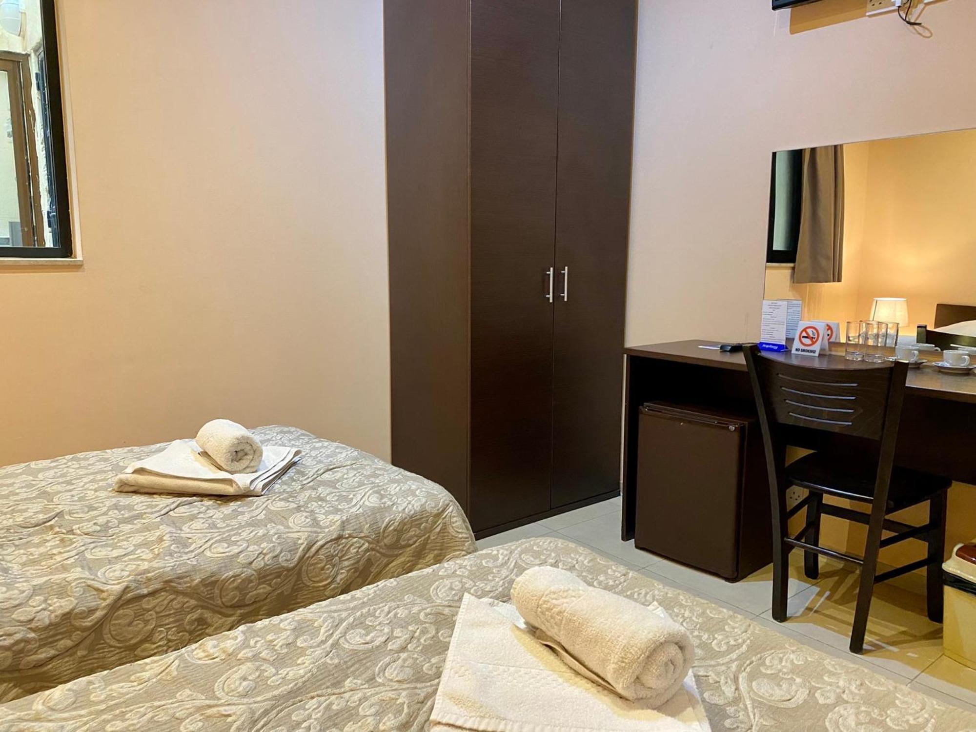 Malta Paradise Central Accomodation Hotel Saint Julian's Екстериор снимка