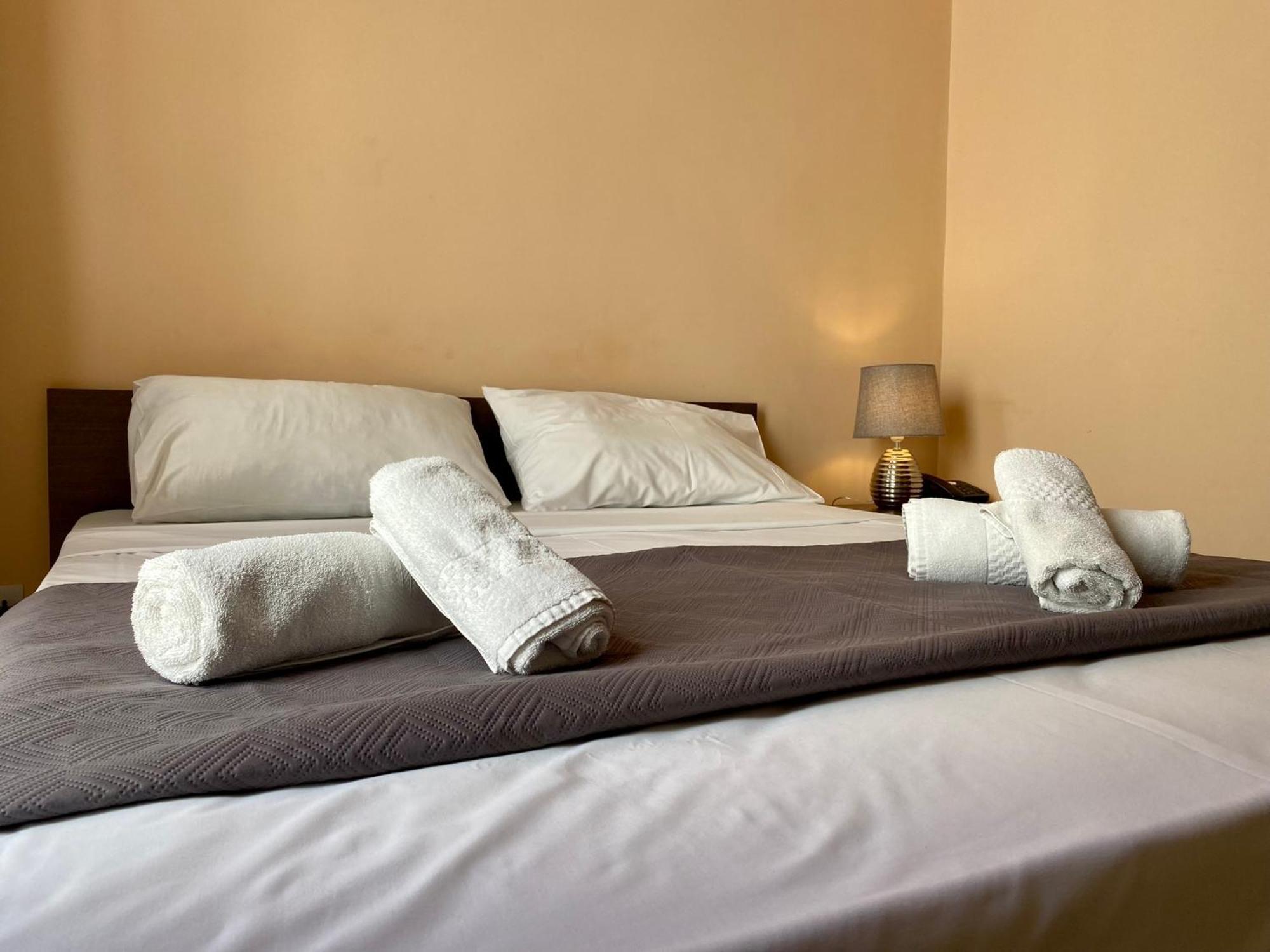 Malta Paradise Central Accomodation Hotel Saint Julian's Екстериор снимка
