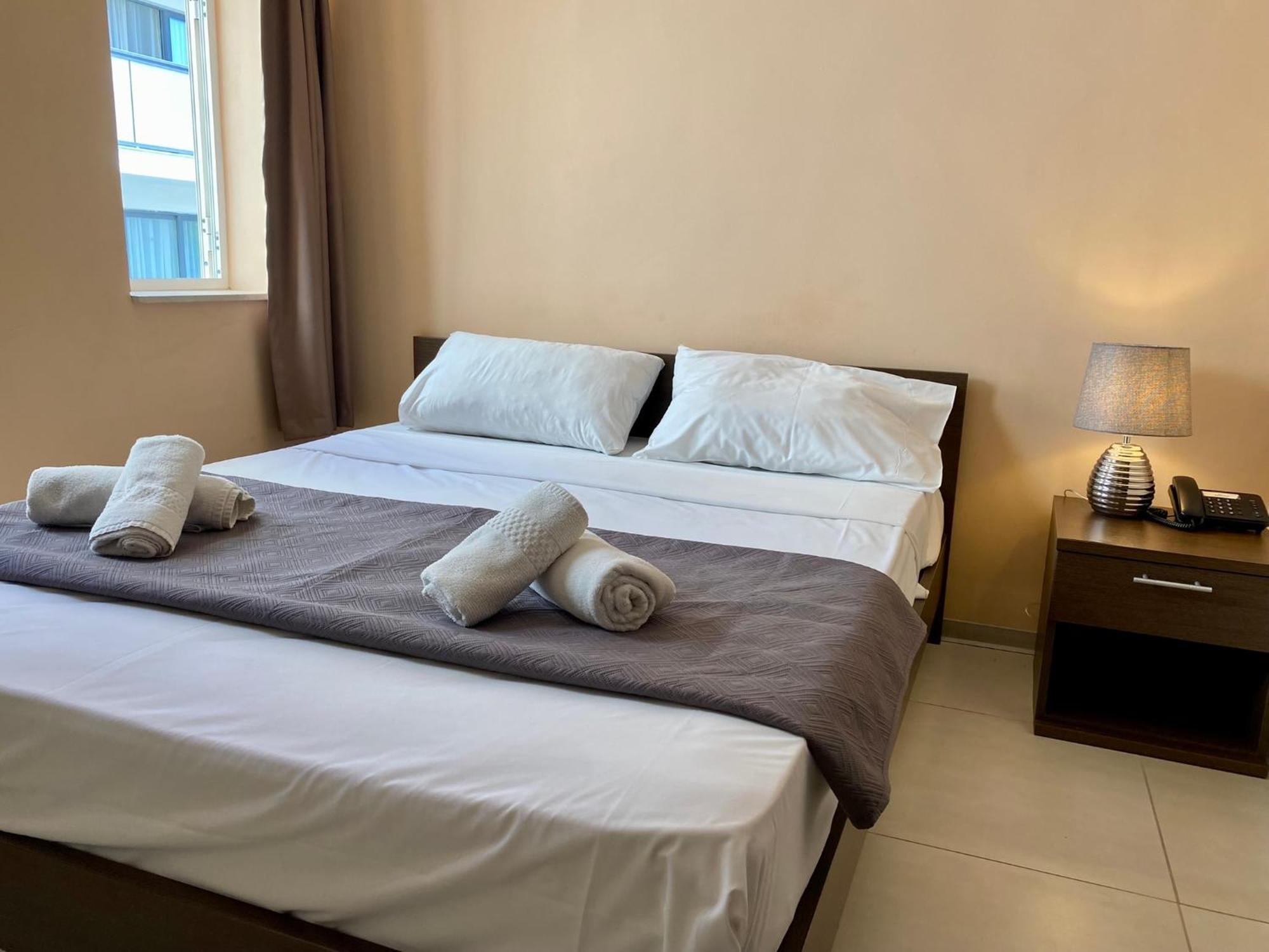 Malta Paradise Central Accomodation Hotel Saint Julian's Екстериор снимка