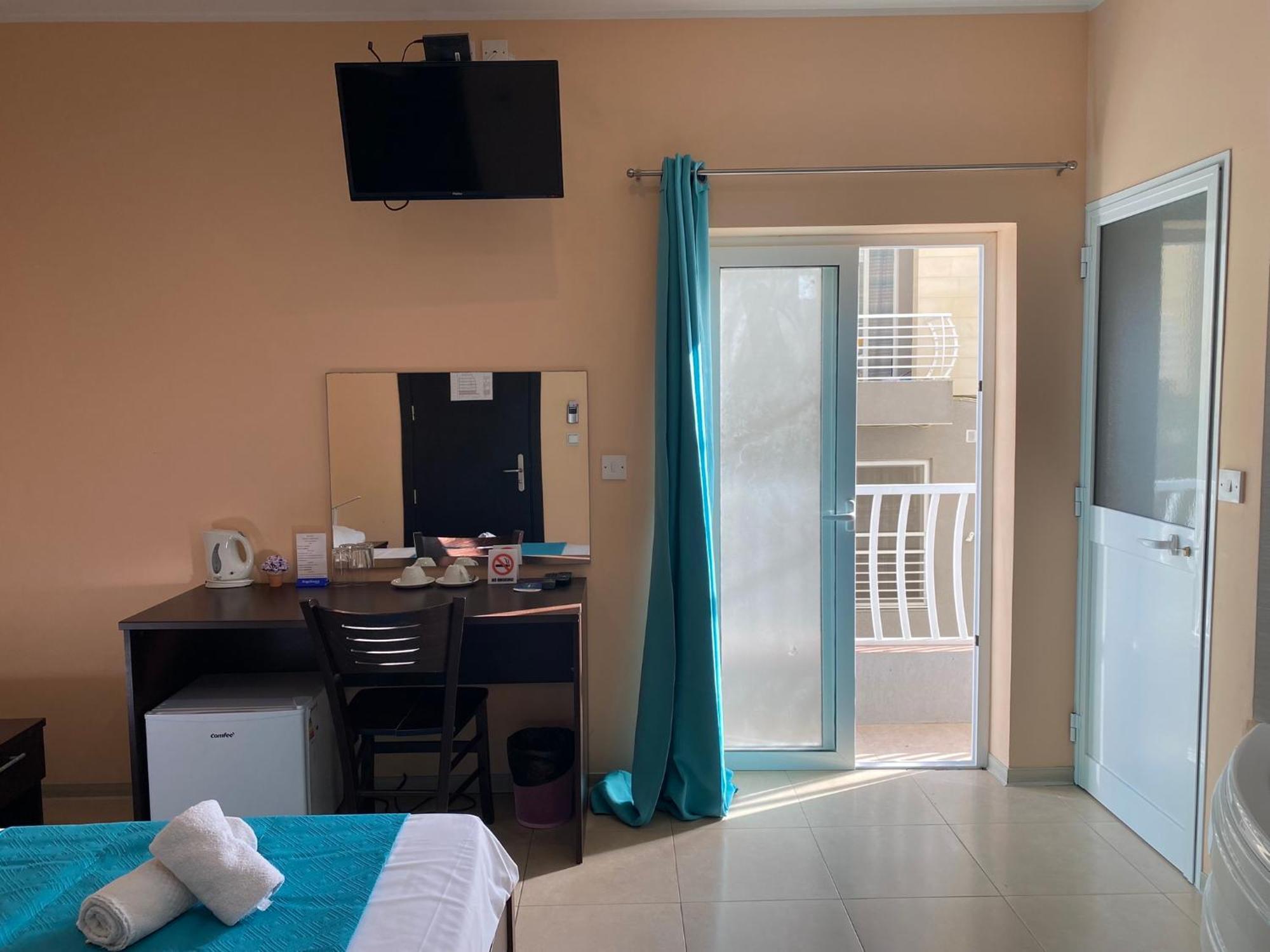 Malta Paradise Central Accomodation Hotel Saint Julian's Екстериор снимка