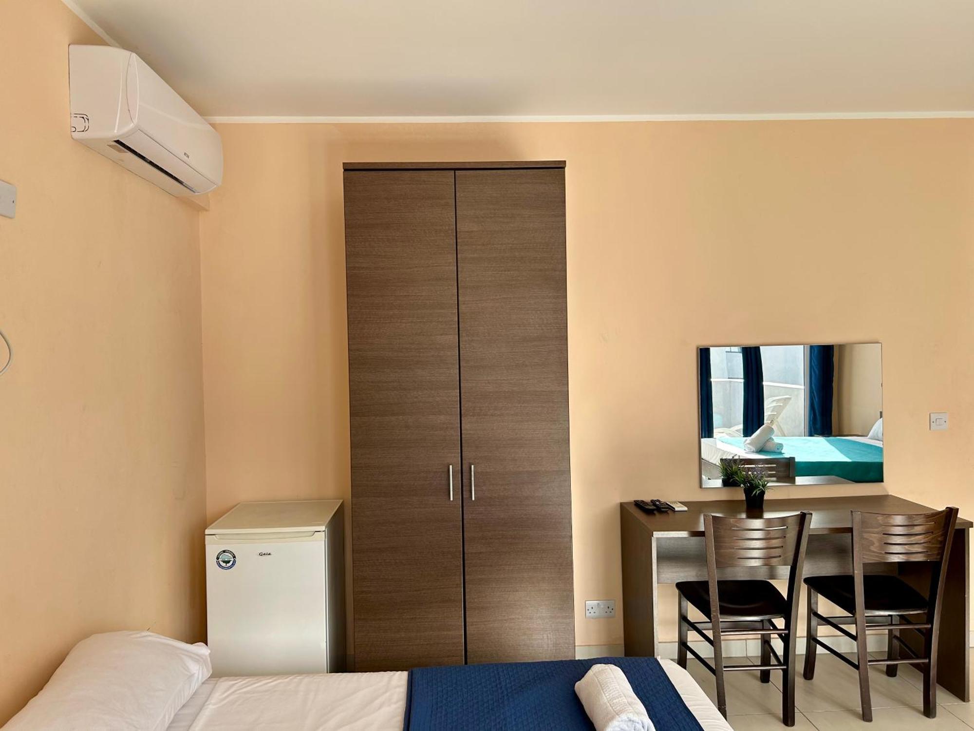 Malta Paradise Central Accomodation Hotel Saint Julian's Екстериор снимка
