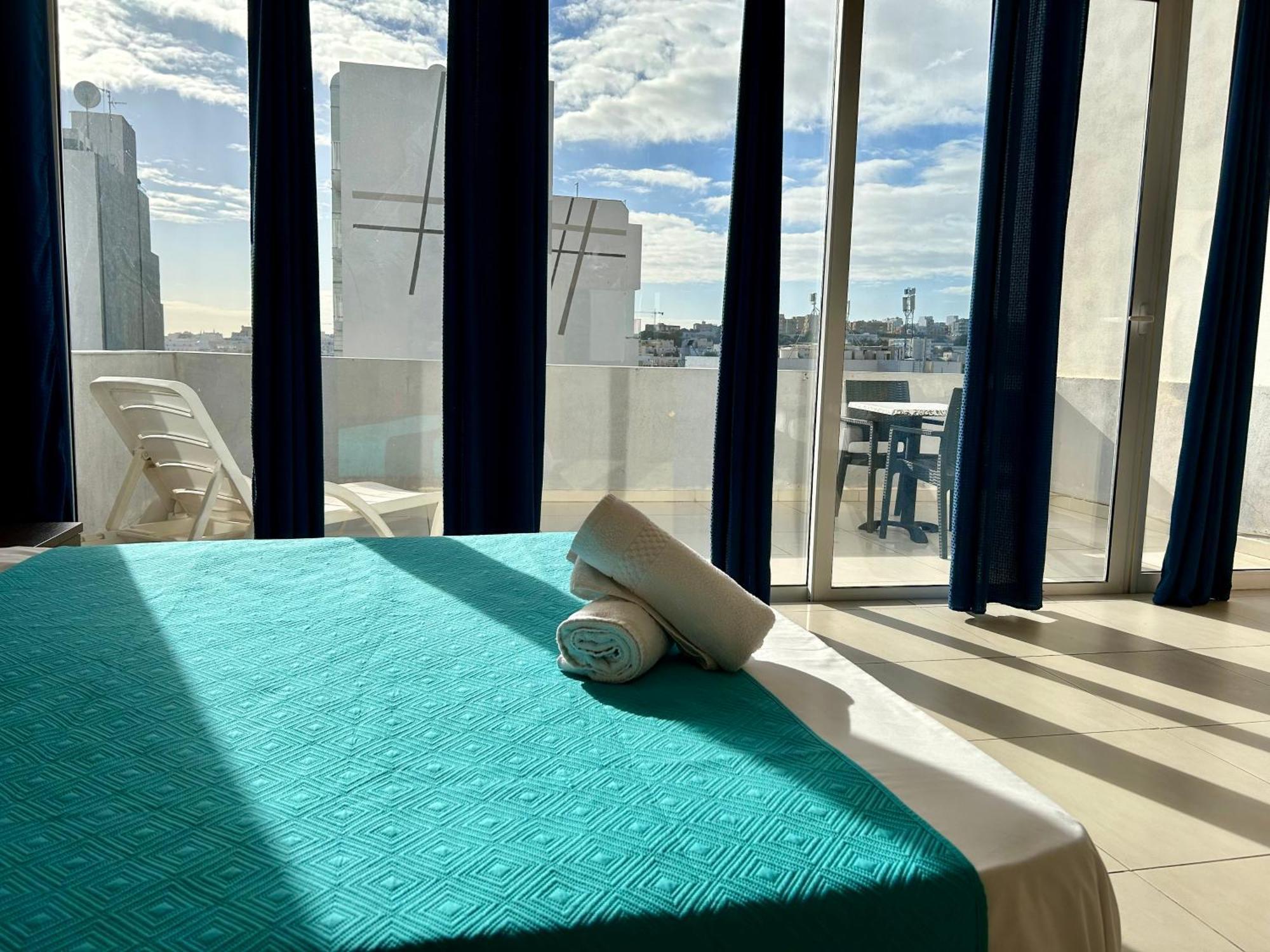Malta Paradise Central Accomodation Hotel Saint Julian's Екстериор снимка